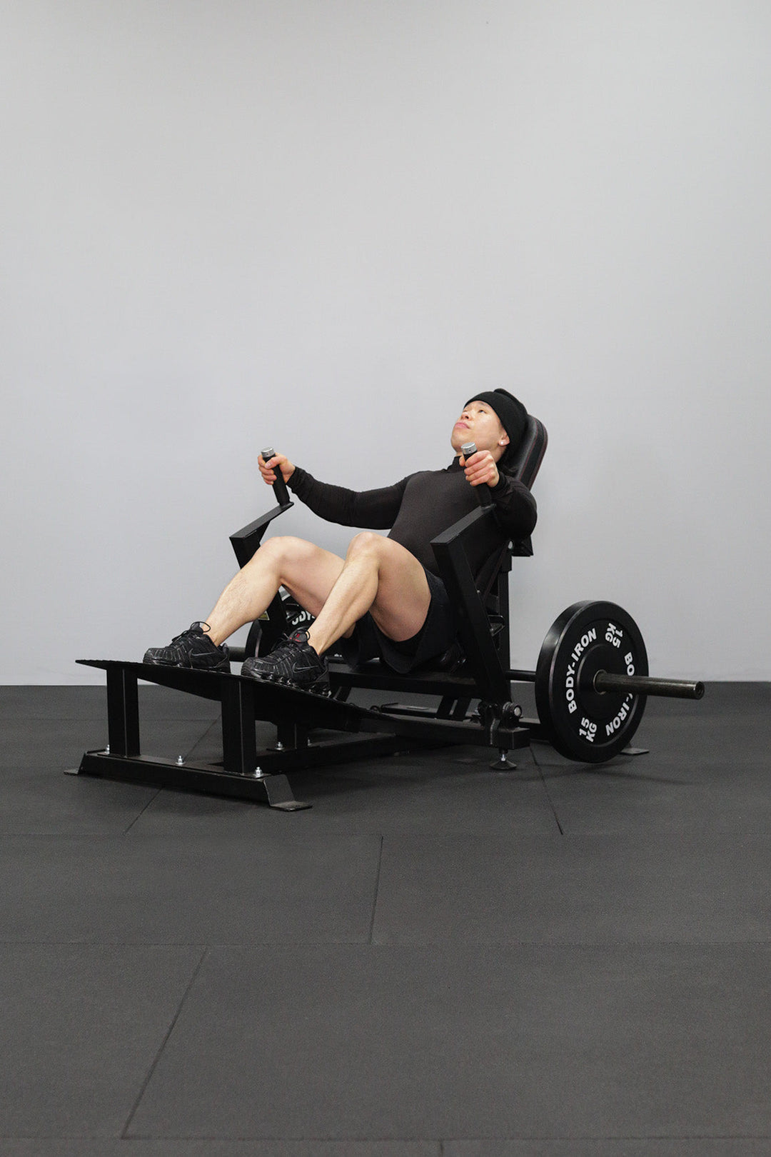 Body Iron Commercial Hip Thrust Machine