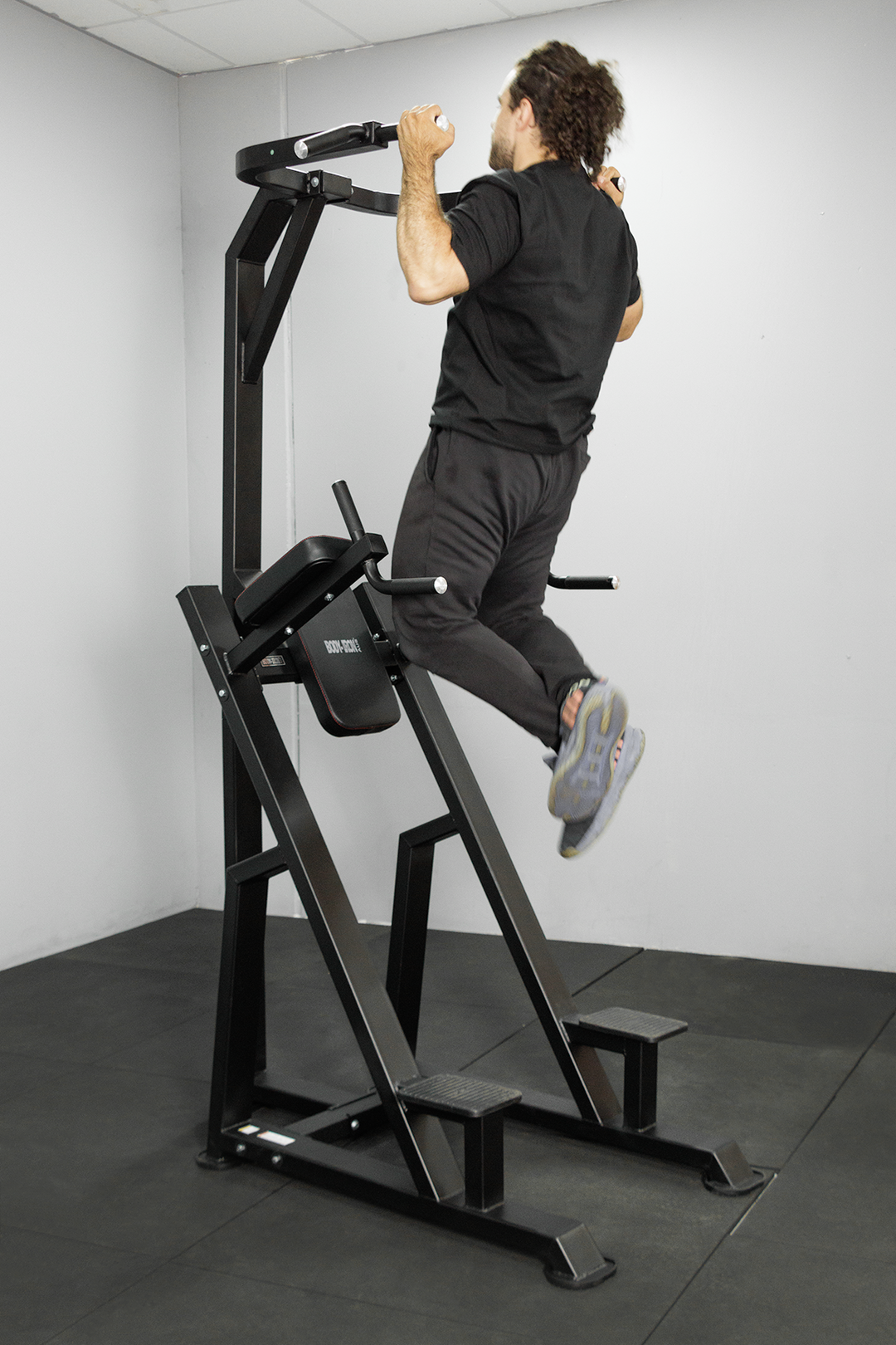 Body Iron Commercial Vertical Knee Raise / Dip / Pull Up Power Tower