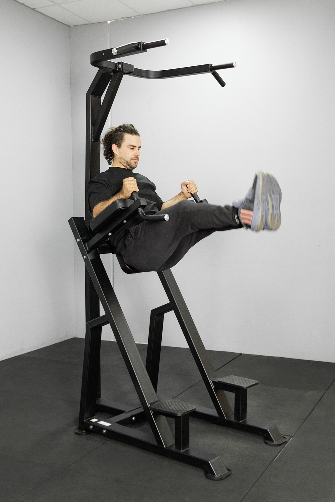 Body Iron Commercial Vertical Knee Raise / Dip / Pull Up Power Tower