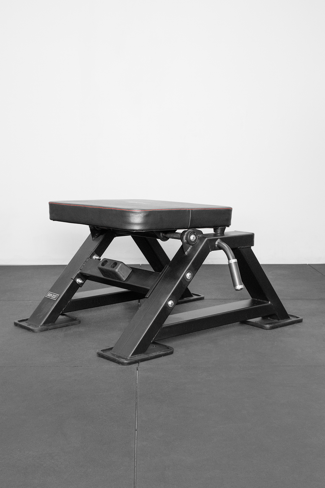 ม้านั่งฝึกกล้ามเนื้อสะโพกและก้น Body Iron Commercial GB200