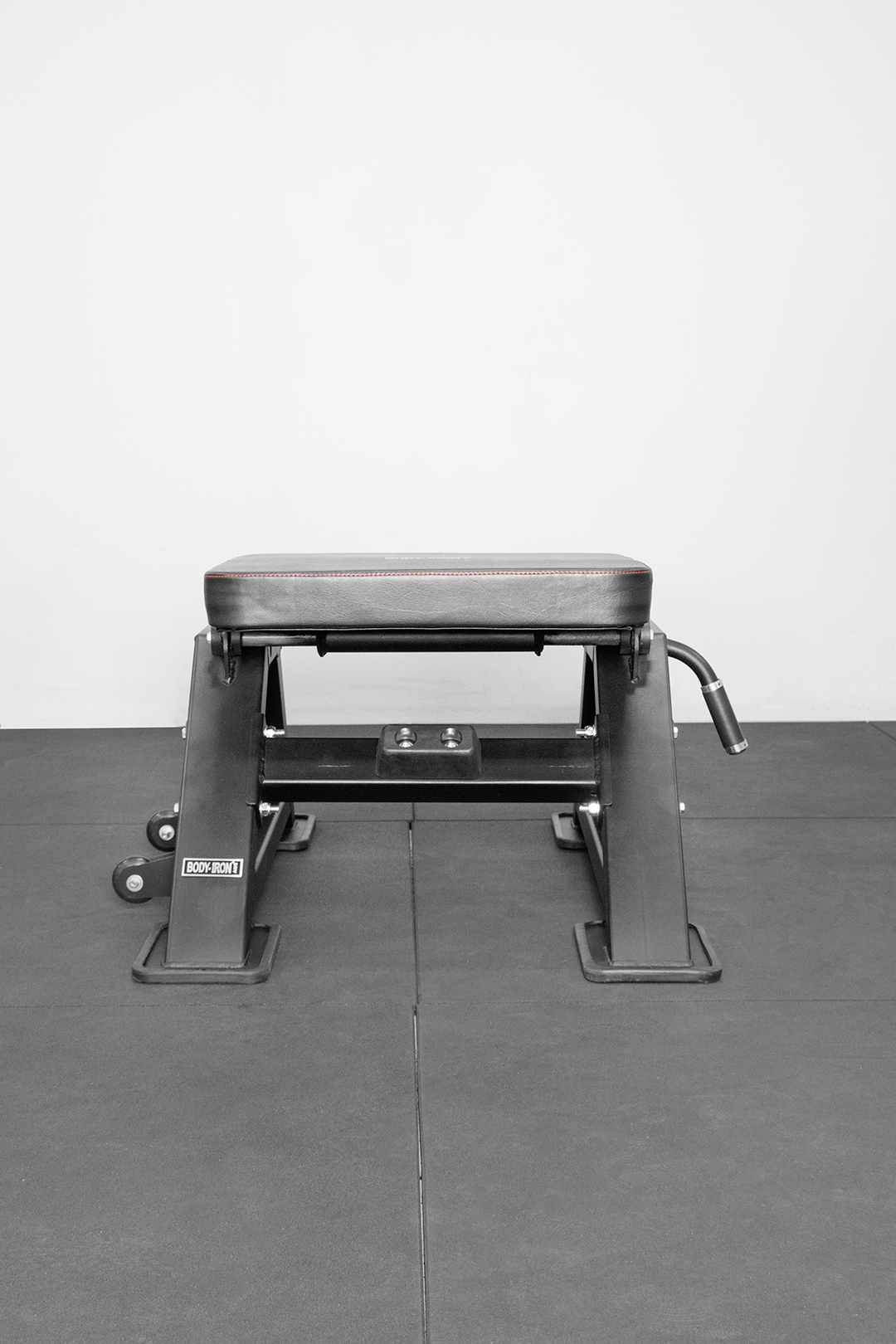 ม้านั่งฝึกกล้ามเนื้อสะโพกและก้น Body Iron Commercial GB200