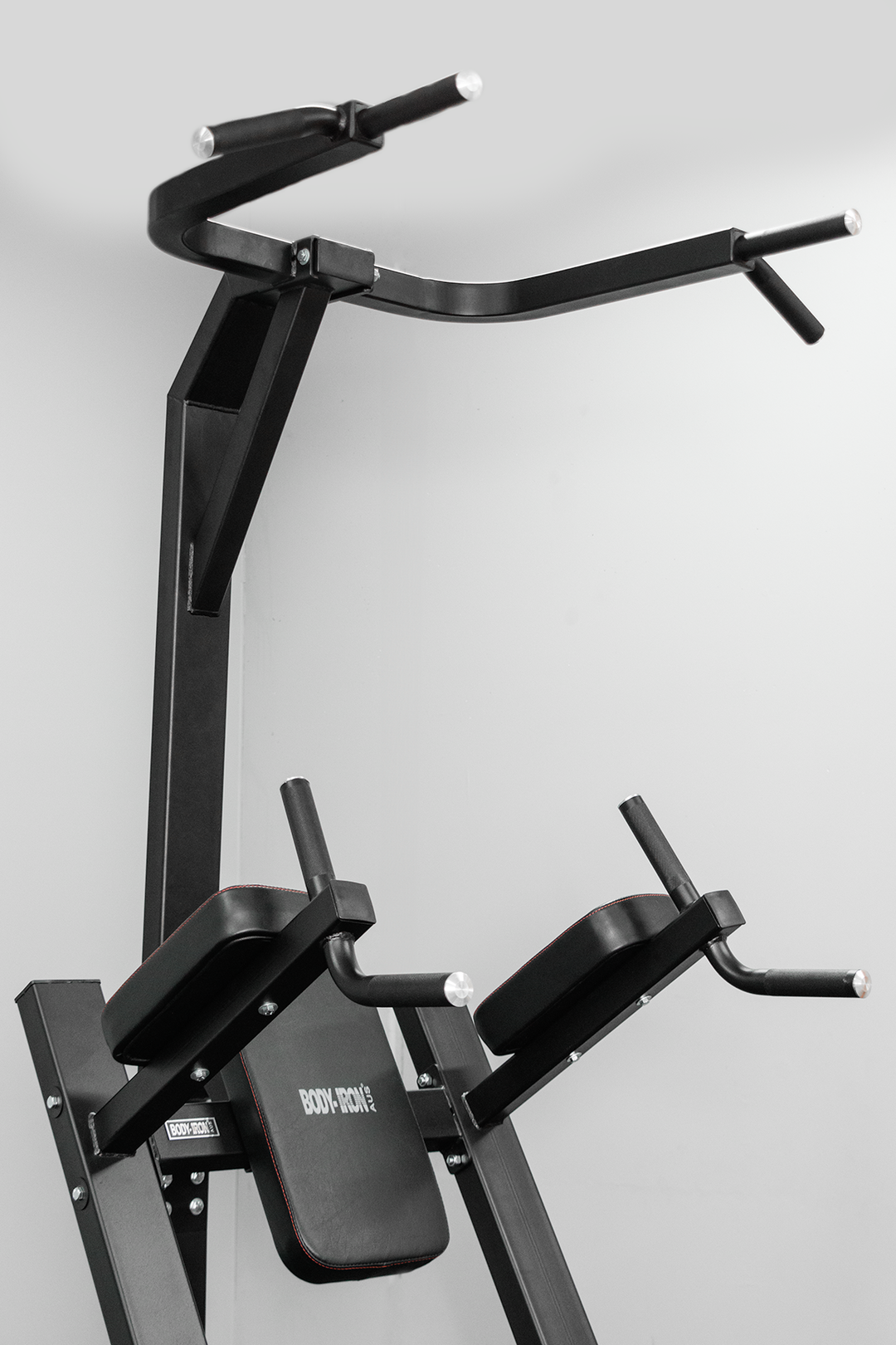 Body Iron Commercial Vertical Knee Raise / Dip / Pull Up Power Tower