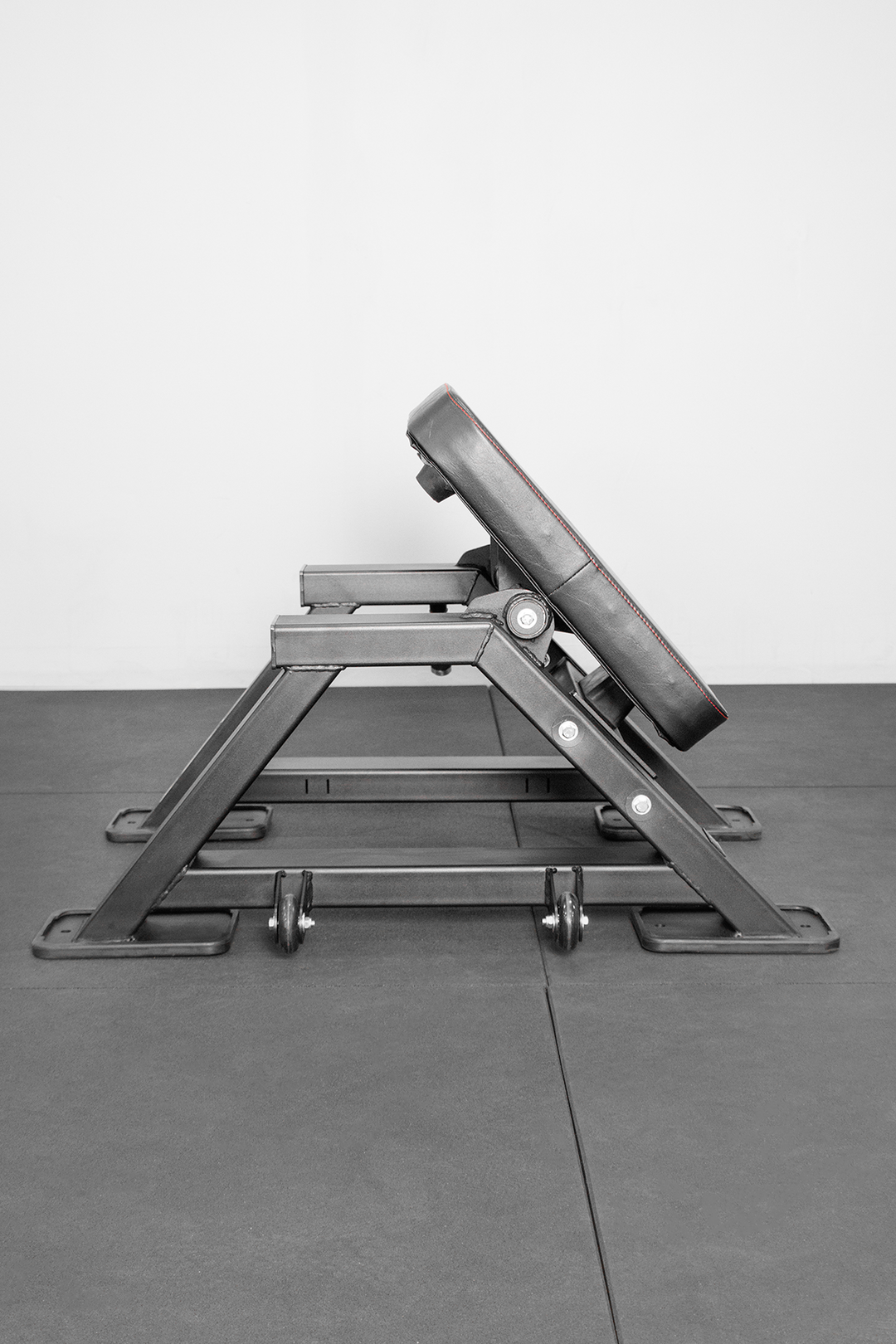 ม้านั่งฝึกกล้ามเนื้อสะโพกและก้น Body Iron Commercial GB200