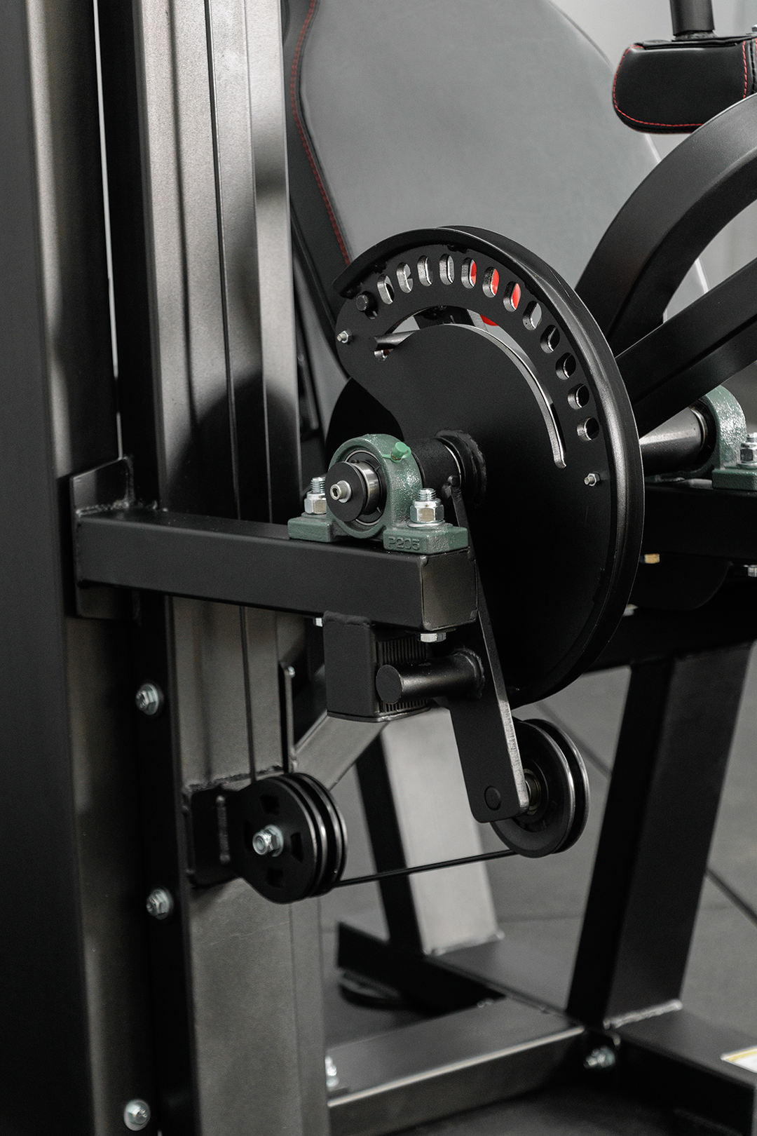 Body Iron Commercial Leg Extension & Curl Machine