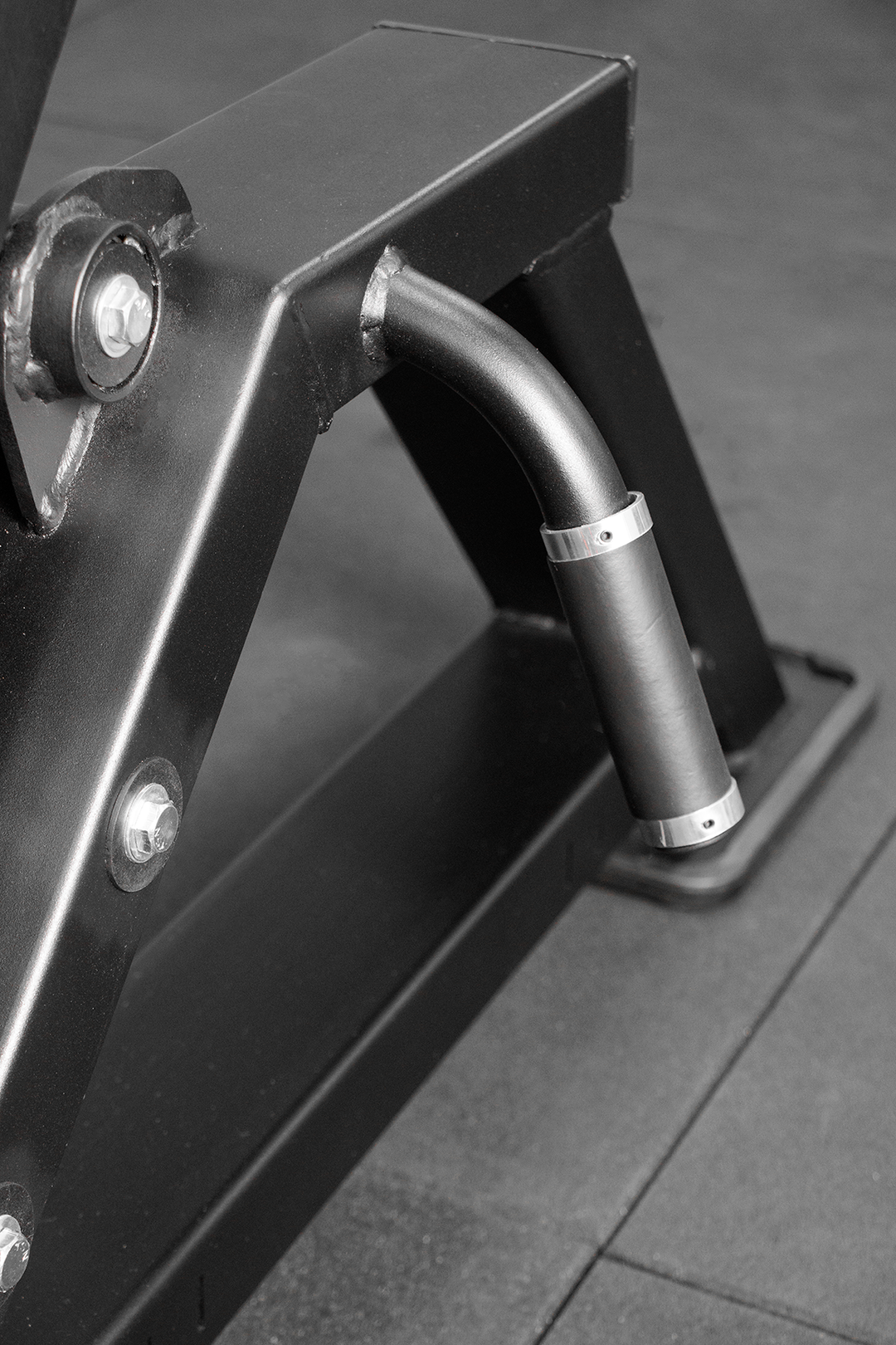 ม้านั่งฝึกกล้ามเนื้อสะโพกและก้น Body Iron Commercial GB200