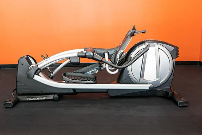 NordicTrack Space Saver SE9i Elliptical Cross Trainer